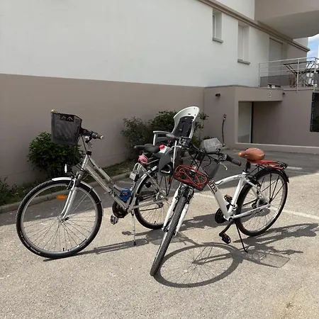 T2 3 Etoiles Clim Piscine Garage * Le Grau-du-Roi