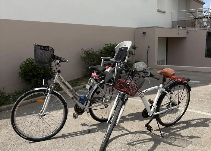 T2 3 Etoiles Clim Piscine Garage * Le Grau-du-Roi